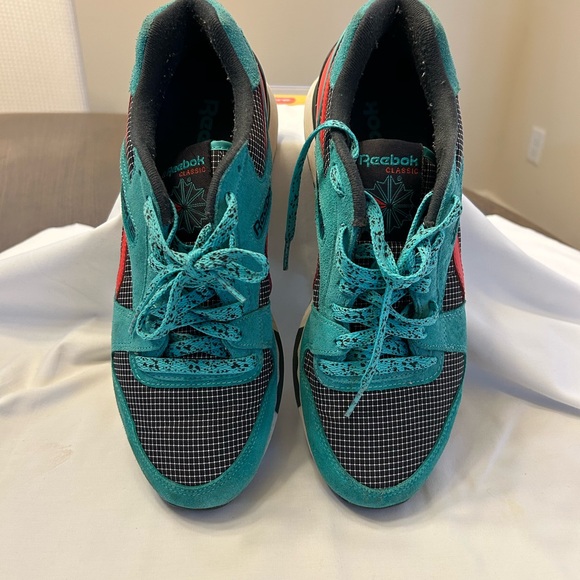 Reebok GL6000 Teal Red Men 9 / Women 10.5 PreOwned - Good - Signs of wear. - Picture 3 of 7